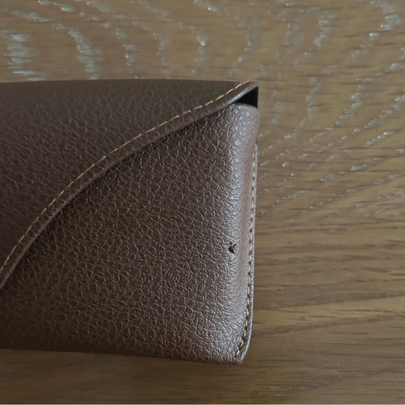 Ray-Ban Leather Case - Picture 3 of 4